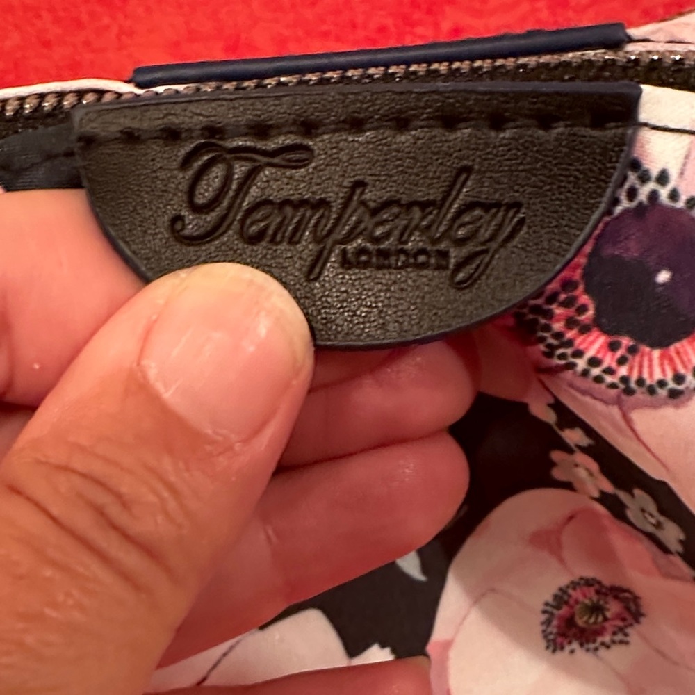 British Airways First Class Alice Temperley Toiletry Bag – Black & White Floral - Picture 3 of 6